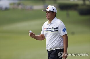 임성재, PGA 투어 RBC 헤리티지 첫날 공동 5위…선두와 2타 차