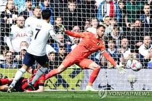토트넘서 '143골' 손흥민 "득점 공동 6위 영광…더 올라가고파"
