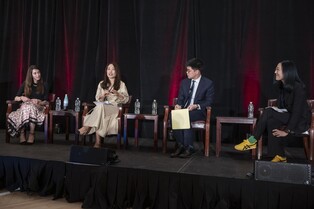 '사랑의불시착' 작가 "韓 시청자 눈높이가 K드라마 인기 만들어"