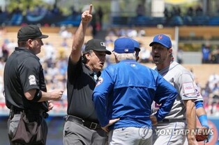MLB 최고액 투수 셔저, '로진'이라고 부인했으나 이물질로 퇴장