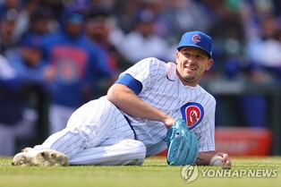 포수와 충돌로 날아간 MLB 컵스 투수 스마일리의 퍼펙트 경기