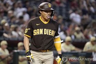 MLB 김하성 5경기 연속 침묵…경기 후반 대타로 교체