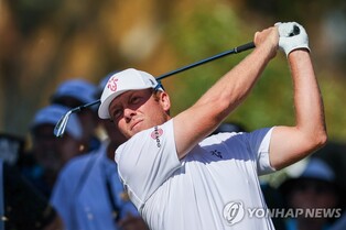구치, LIV 골프 4차 호주 대회 2R 독주…2위와 10타 차