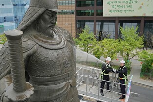 아산시·서울시, 광화문광장 이순신 장군 동상 친수식