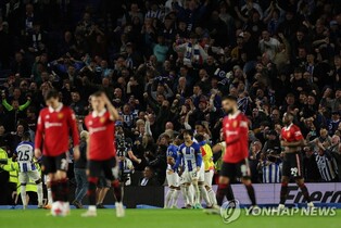 맨유, 종료 직전 통한의 페널티킥 실점…브라이턴에 석패