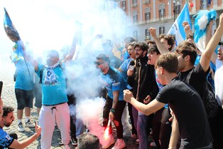 [르포] 축구에 미친 나폴리, 33년만의 우승에 온세상이 하늘빛