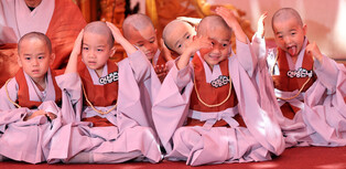 [Moment to Focus] Ahead of Buddha's birthday