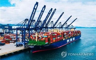 HMM Q1 operating income sinks over 90 pct on weaker shipping rates