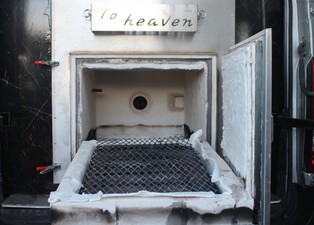 "봉고차에 이동식 반려동물 화장장" 제주시 운영업자 적발