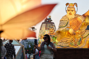 [Moment to Focus] Traditional lanterns in Gwanghwamun Square