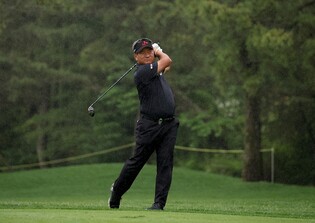 퍼터·퍼터 그립 바꾼 최경주, SKT 오픈 첫날 2언더파