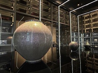 일상 채우던 자개의 영롱한 빛…전통·현대 공예품 한자리에