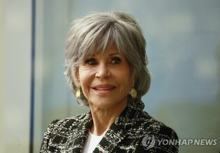 배우 제인 폰다 "佛 클레망 감독이 베드신 찍기 전 동침 요구"
