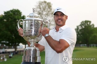 켑카, PGA 챔피언십 3번째 우승…LIV 선수 첫 메이저대회 제패(종합)