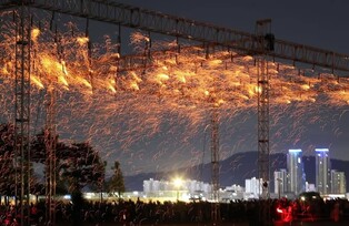 "행사운영 수준이 아직도 연기군" 세종시 낙화축제 질타 쇄도