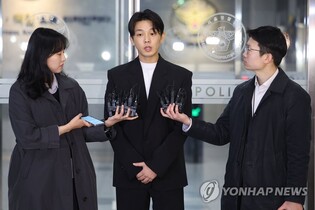 Court set to decide whether to issue arrest warrant for actor Yoo Ah-in