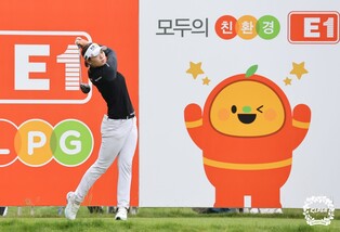 감기·손목통증에도 선두권 방신실 "우승 생각보다 끝까지 최선"