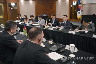 (LEAD) S. Korea seeks to win major energy, industry projects in Azerbaijan
