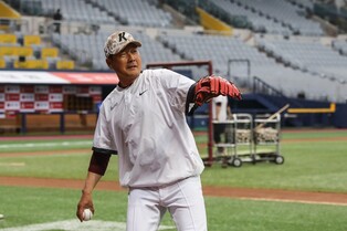 Kiwoom Heroes manager patiently waiting for offensive turnaround