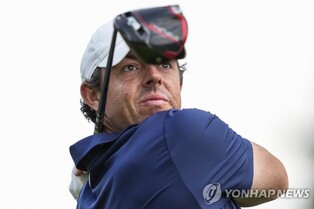 매킬로이, PGA 투어 캐나다오픈 3R 2타 차 2위…'3연패 보인다'
