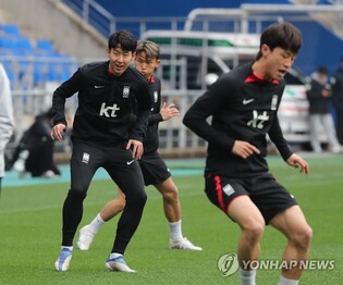 손흥민, 스포츠 탈장 수술로 회복 훈련…페루전 불투명