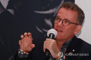'파이 이야기' 얀 마텔 "정치지도자들, 문학작품 읽어주세요"