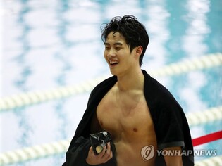 (LEAD) Freestyle swimmer Hwang Sun-woo clocks season best in world championships tuneup