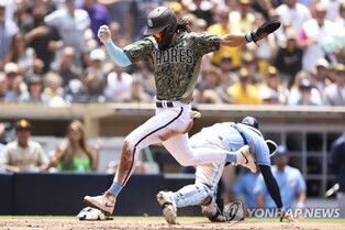 타티스 주니어, 발과 어깨로 샌디에이고 2연승 앞장