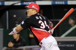 Late-blooming slugger adds new chapter to improbable journey with RBI record