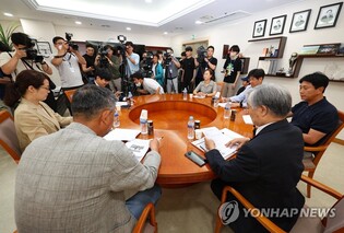(LEAD) 3 K League players suspended for 1 match over racist comments