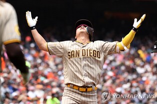 Kim Ha-seong ends homer drought, helps Padres snap losing streak