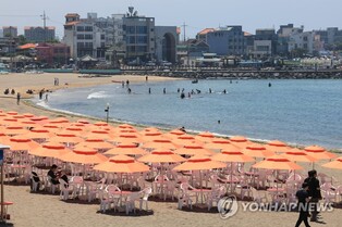 장마 앞두고 "덥다 더워"…전국 해수욕장 축제장 '북적'