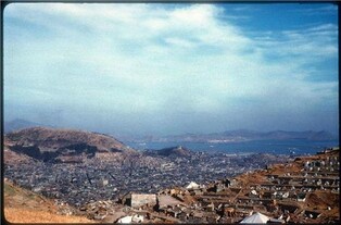 [정전 70년, 피란수도 부산] ⑭ 공동묘지에도 집을 지었다