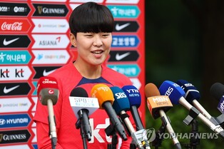 (LEAD) Women's football legend wants to mark end of era with goal at World Cup