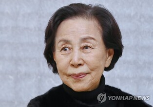 Prosecutors decide not to indict actress Son Sook on graft charges