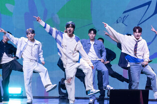 Performance photo of Teen Top during media showcase of '4SHO'