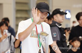 뮌헨 입성 앞둔 김민재…"메디컬 테스트 받은 뒤 바이아웃 실행"