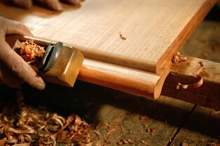 세련된 목가구, 사랑으로 만든 아이 옷…전통공예의 멋 느껴볼까