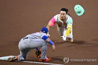 물통 찬 김하성에 응원 메시지 "다들 실수하고 후회하지 않나"