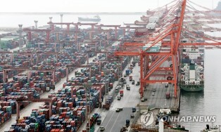 Container freight rates for major destinations down in June