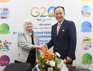 S. Korea's finance chief meets U.S., Chinese counterparts to discuss economic ties