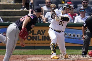 최지만, 2사 만루서 역전 결승 적시타…좌투수 상대로 '쾅'