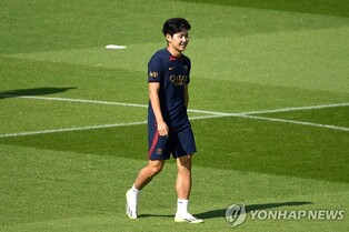 이강인, PSG 프리 시즌 경기 선발 출격 후 부상으로 교체