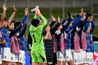[여자월드컵] 1차전 '클린 시트' 일본, 라커룸·관중석도 말끔히 청소