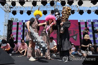 한여름 밤의 도깨비 축제 '묵호 도째비 페스타' 6만명 몰려