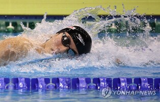 Reigning silver medalist Hwang Sun-woo advances to 200m freestyle final at worlds
