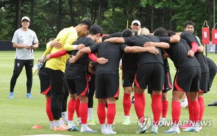 S. Korea to face Bahrain, Thailand, Kuwait in three-peat bid at Asian football tourney