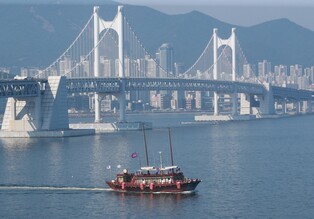 '평화의 사절' 조선통신사선 일본 간다…212년 만의 항해 '기대'
