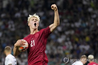 맨유, 맨시티 홀란 대항마로 덴마크 스트라이커 회이룬 영입