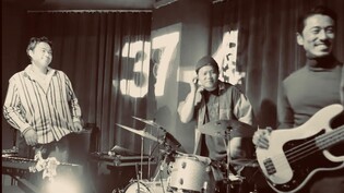 보컬 없이 그려낸 여름밤…밴드 374 "관객에게 상상 선사"